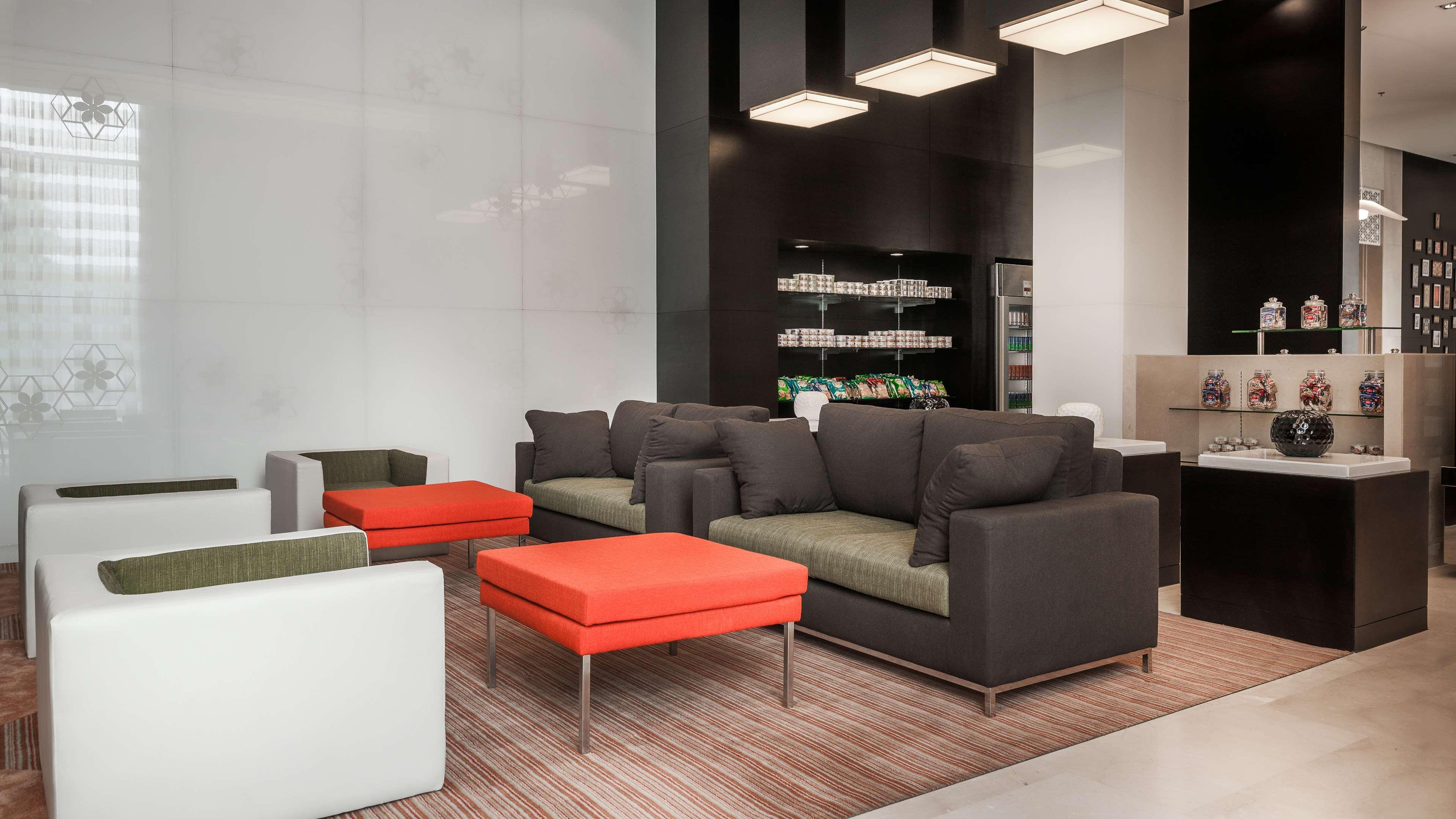 Hyatt Place Gurgaon Udyog Vihar Экстерьер фото The lounge at the airport