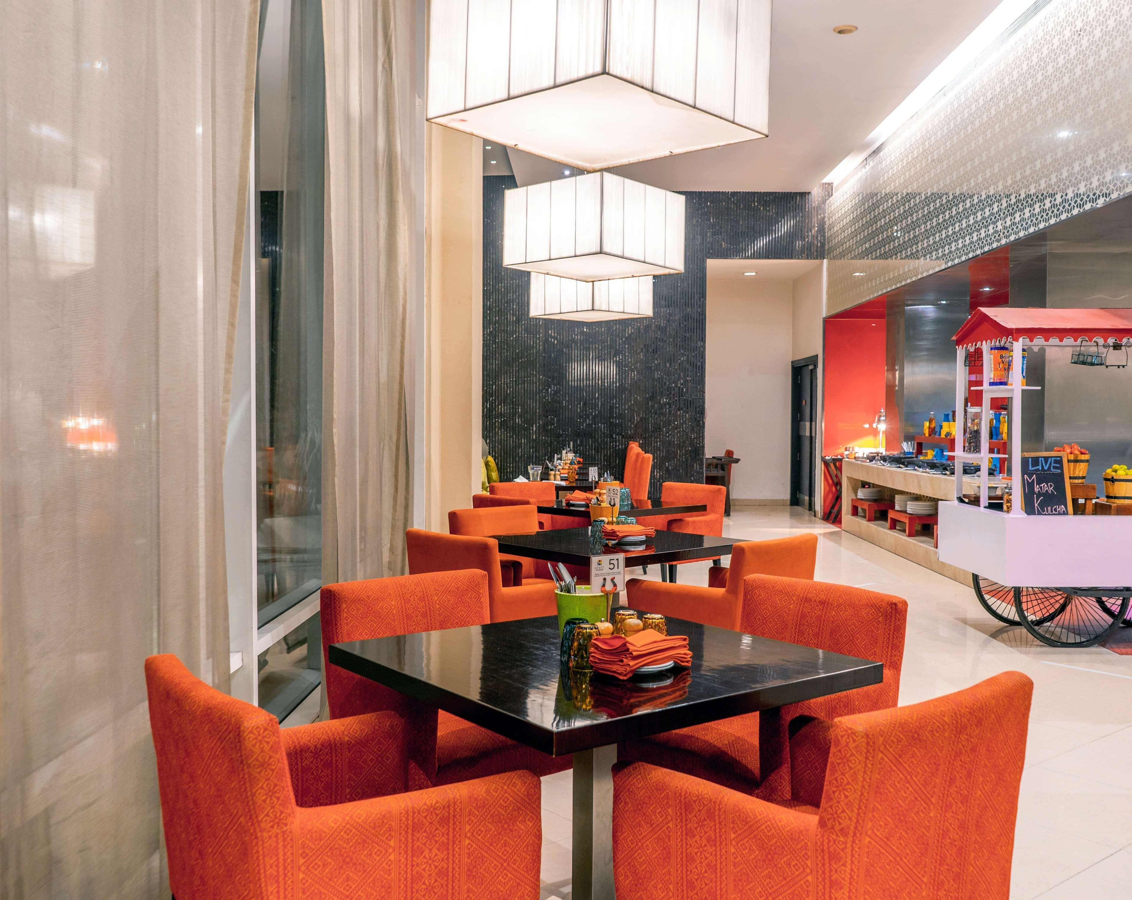 Hyatt Place Gurgaon Udyog Vihar Экстерьер фото The restaurant