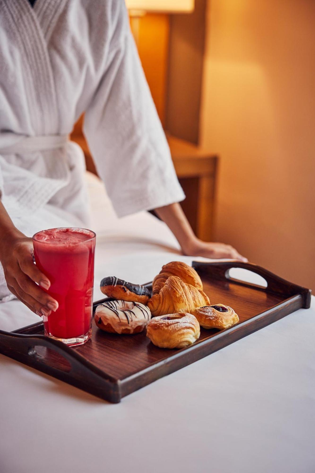 Hyatt Place Gurgaon Udyog Vihar Экстерьер фото Room service