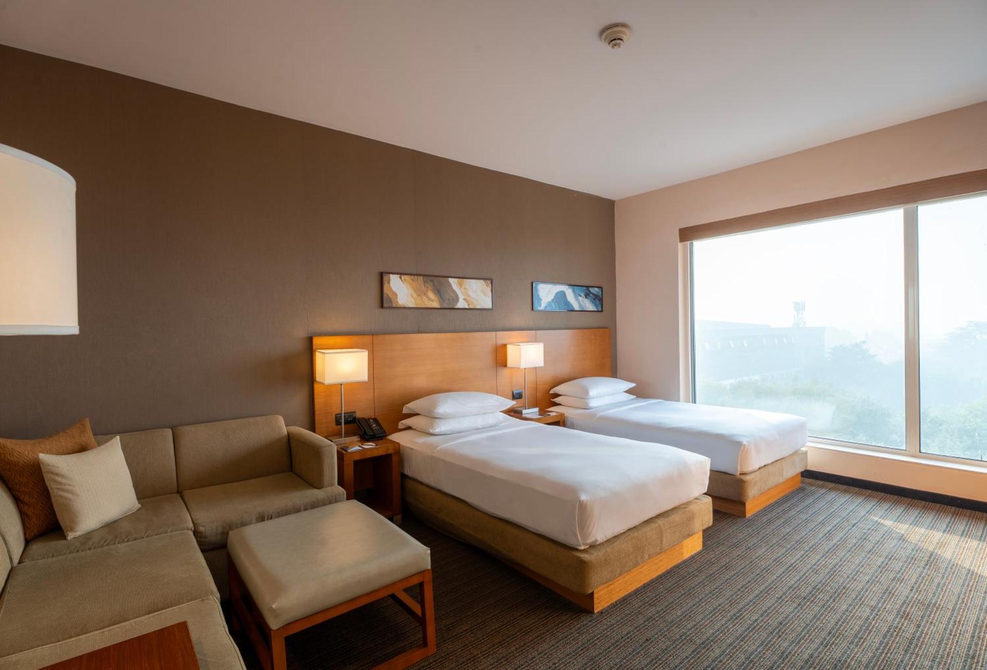 Hyatt Place Gurgaon Udyog Vihar Экстерьер фото Deluxe Room