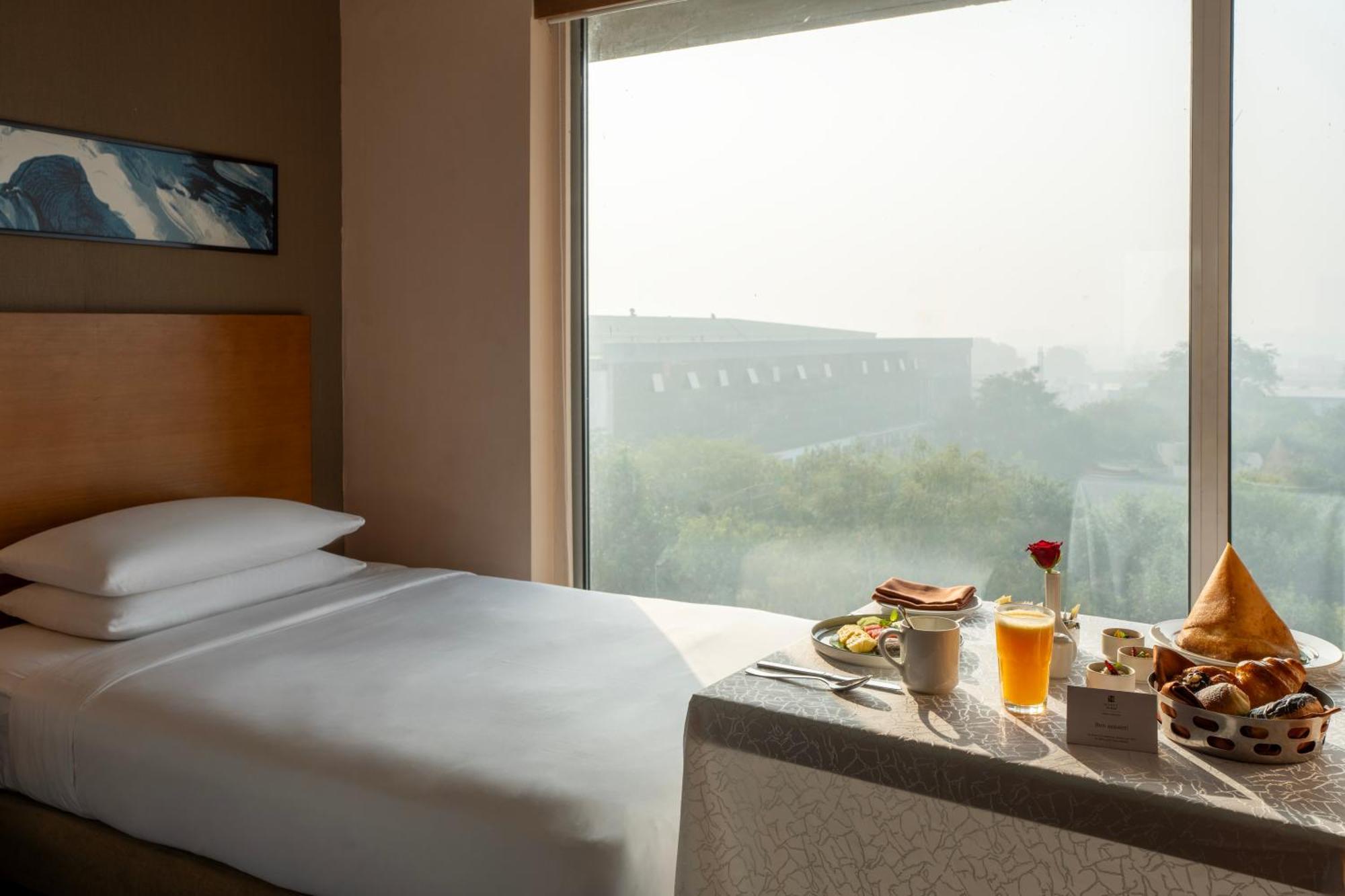 Hyatt Place Gurgaon Udyog Vihar Экстерьер фото A room at the hotel