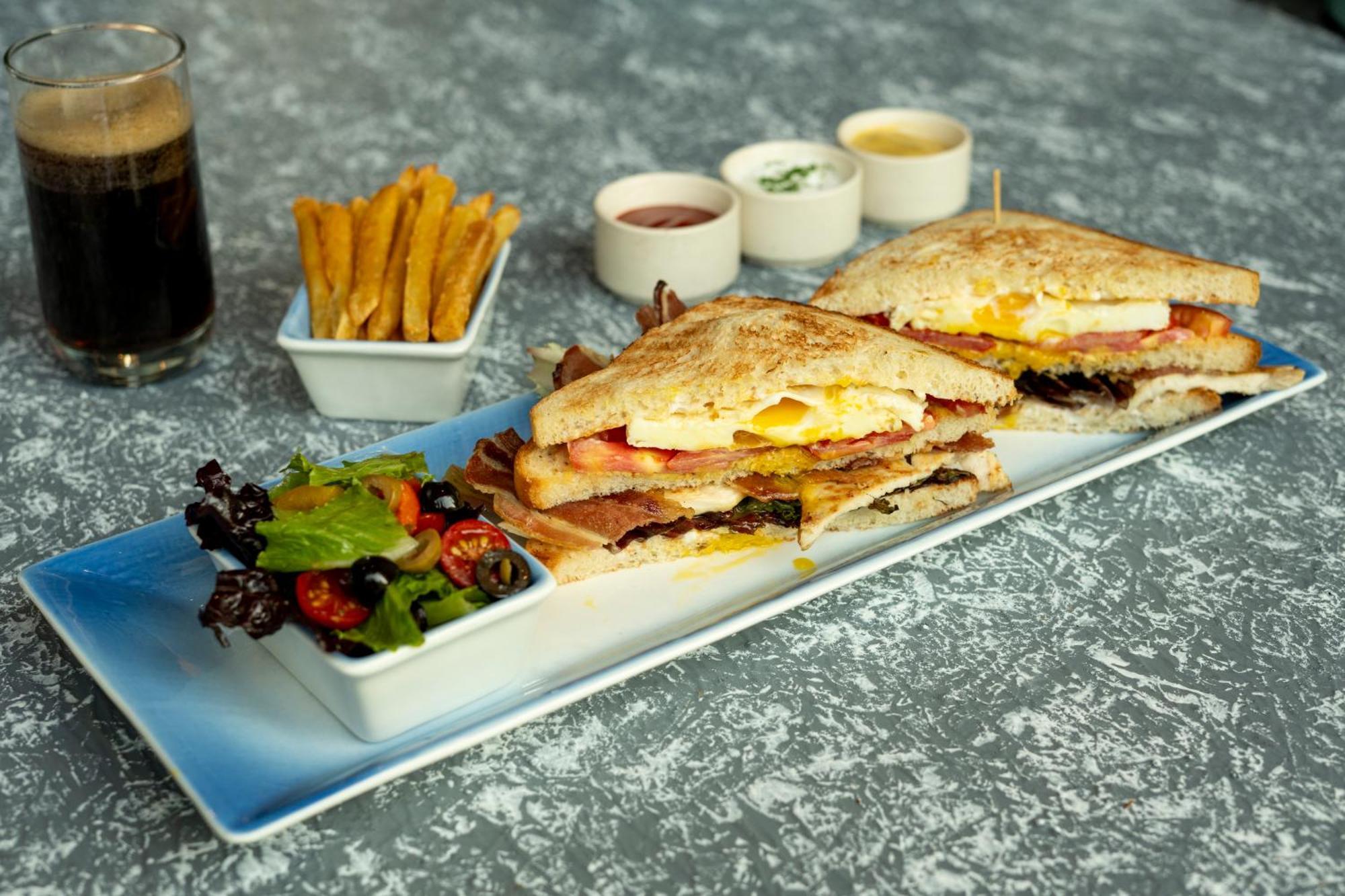 Hyatt Place Gurgaon Udyog Vihar Экстерьер фото A club sandwich